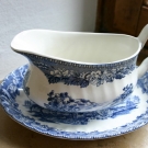 Sauciere mit Unterteller - England's Heritage - K.Aynstey & Co.Ltd. - blau/wei?