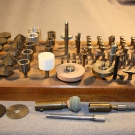 altes Werkzeug für Uhrmacherdrehbank - 100 Teile