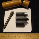 Kleines Holzdöschen mit werkzeug