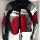 Lederkombi der Marke FLM Torrent von Polo Gr. 54 NEU inkl. Handschuhe, Protektor