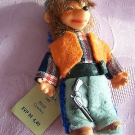 DDR Puppe Cowboy Igel mit Preisschild