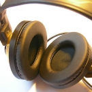 2 Ohrpolster /Kunstleder  90 mm  für  z.B AKG 141 Monitor Kopfhörer   u.a. 