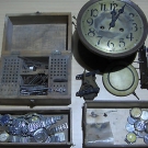 Hinterlassenschaft vom Uhrmacher, dabei Fragment einer Glashütte Spezimatic