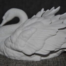 Kaiser Porzellan Figur stolzer Schwan Bisquitporzellan weiss 19x10cm TOP