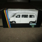 Schabak 1060 weißer VW Bus T4 Volkswagen  Caravelle (Transporter) verpackt MINT