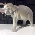 XL Porcelain Porzellanfigur Tierplastik Jugendstil, Elefant Heubach um 1900