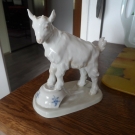 Meissen Figur Ziege