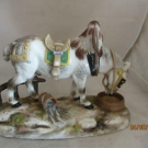 19TH CENTURY GERMAN PORCELAIN MEISSEN TYPE HORSE DRINKING FIGURE
