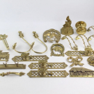 20 x Vintage BRASS Homewares Inc. Door Knob / Handles, Curtain Hooks Etc (8869g)