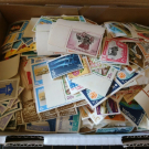 Schachtel Europa + Übersee ** ca. 200g (MNH)(#96288)